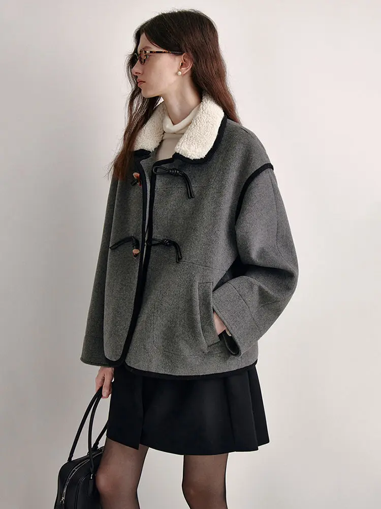 Casual College Fur Collar Spliced Contrasting สีถักเชือกหนัง Horn Buckle สีเทาเสื้อขนสัตว์ฤดูใบไม้ร่วงและฤดูหนาว