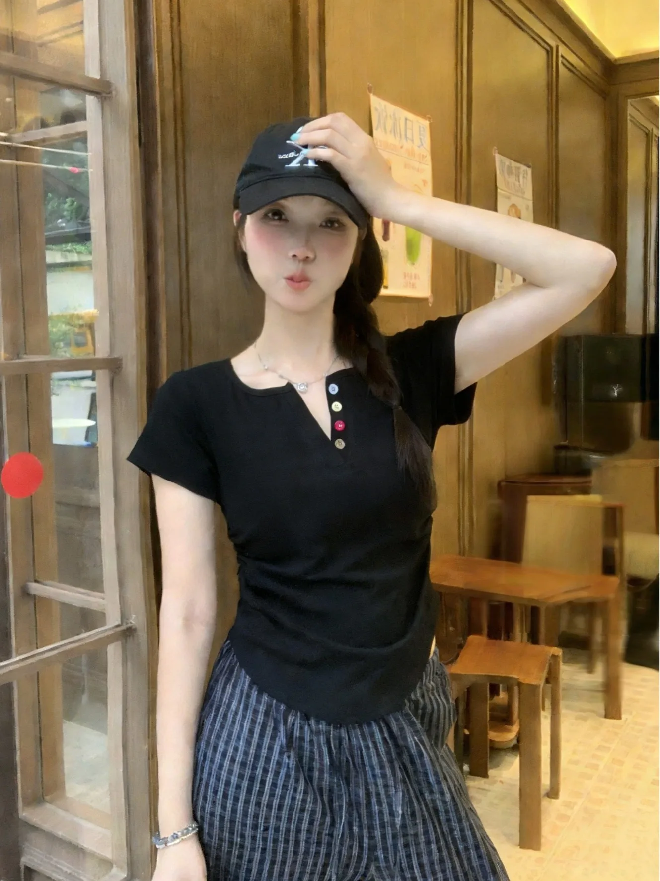 

Повседневная универсальная летняя футболка больших размеров с V-образным вырезом, утягивающая, с коротким рукавом, на пуговицах, в простом стиле, женский топ для полных женщин