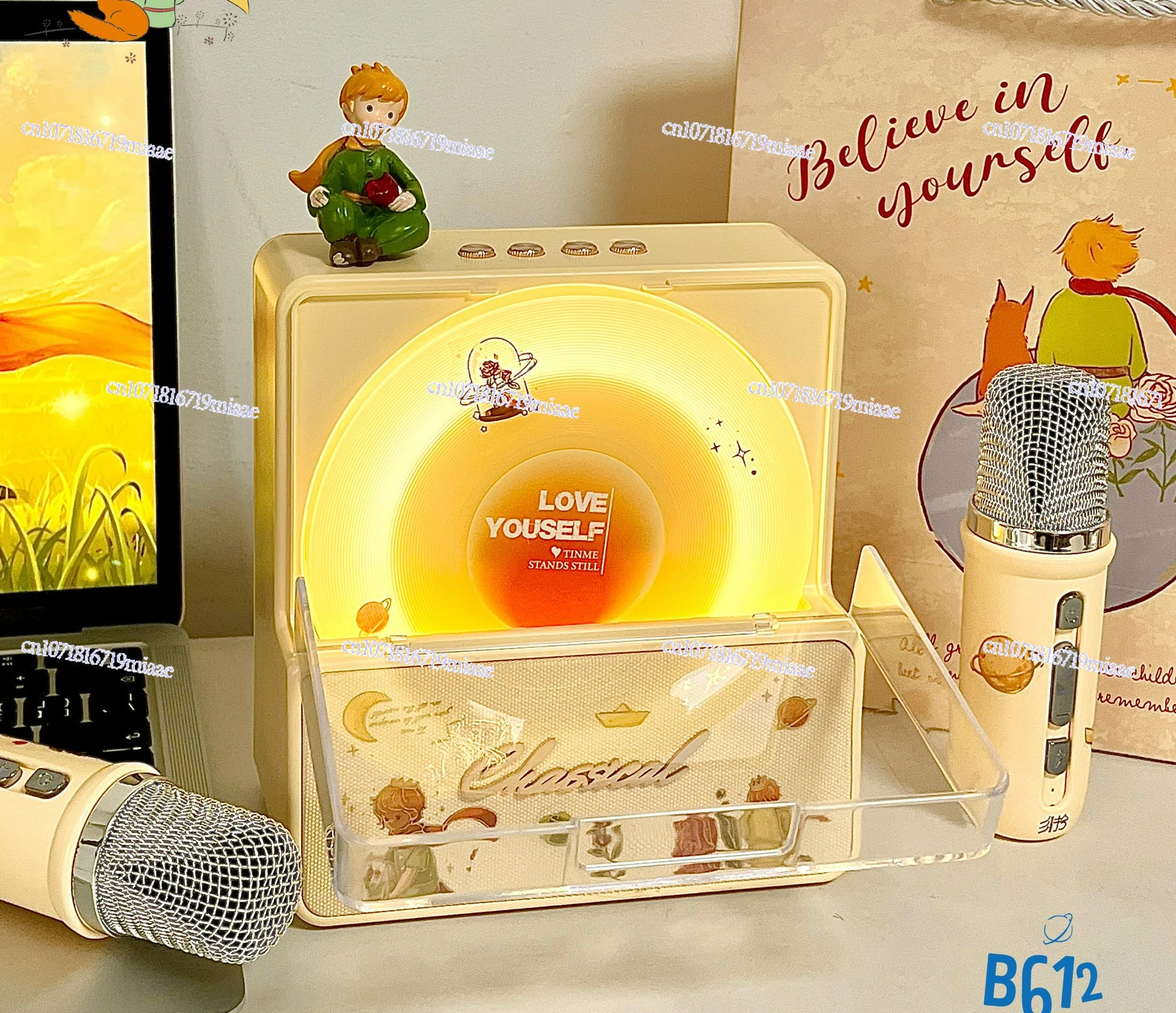 

Bluetooth Speaker Microphone Singing Stereo Integrated with Microphone Graduation Season Birthday Gift