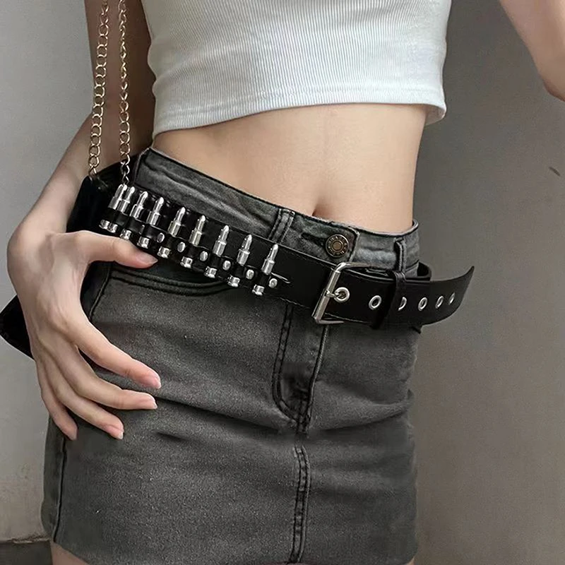 Nieten-Hohlgürtel mit Kugeldekoration, Modischer Leder-Studded-Goth-Rock-Gürtel, Verstellbarer Punk-Gürtel für Damen in Schwarz