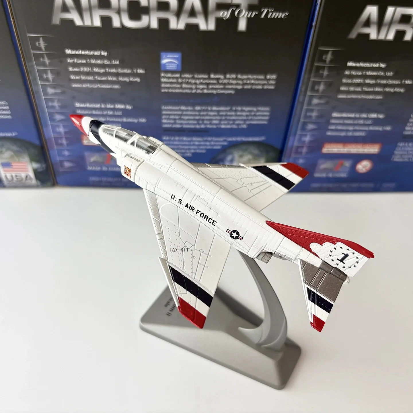 

1/144 Scale Metal Airplane Model F-4 Phantom Carrier-Based Fighter Diecast Aircraft Toy Gifts Aviation Simulation Ornaments