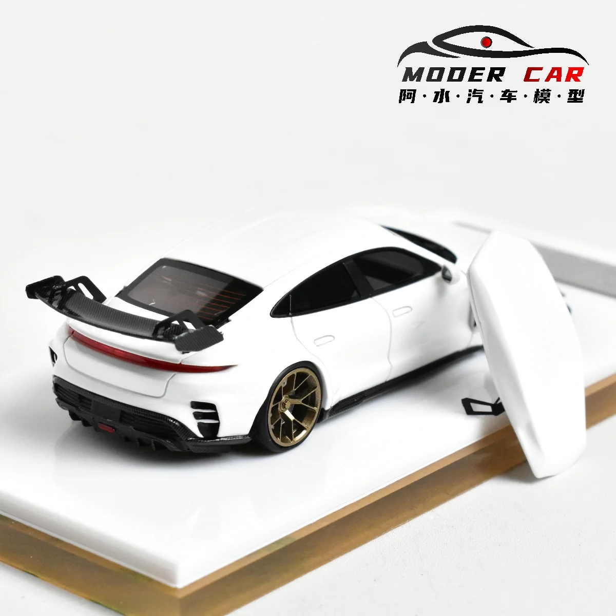 

Модель автомобиля ZEPHYR Compact из полимерной смолы, масштаб 1:64, сувенирная, 404Error