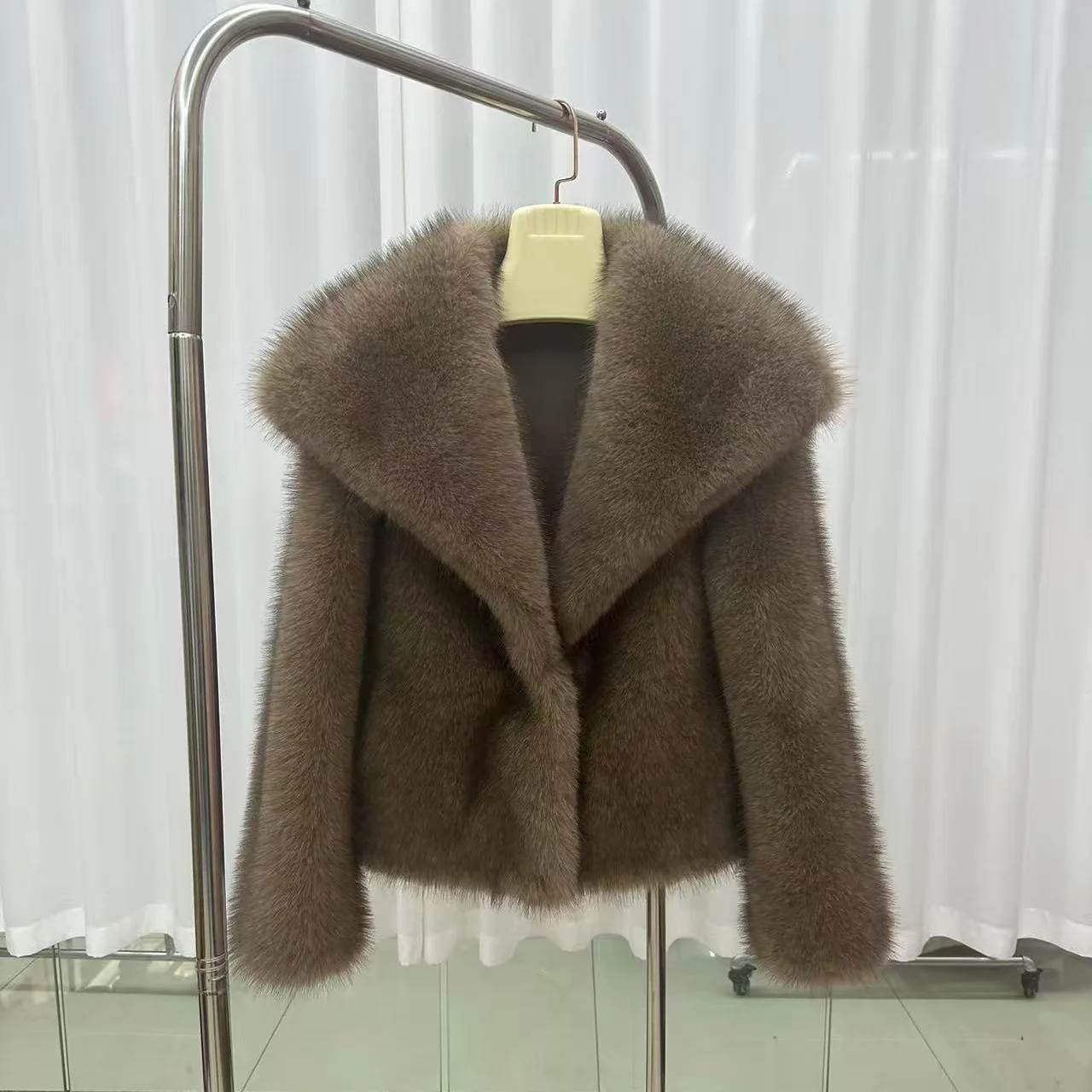 

Winter New Stylish Women's Loose Collar Faux Fur Short Coat Imitating Fox Fur