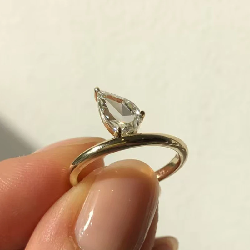 Shinny Waterdrop Shaped Ring for Women Stainless Steel Ring Wedding /Engagement Jewelry
