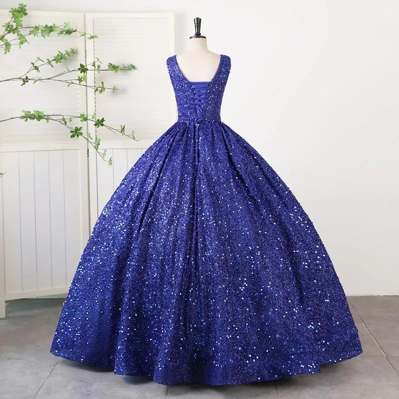 Elegancka suknia wieczorowa zapinana na zamek, o wyrafinowanym wyglądzie, nowy strój na pojedyncze występy z 2025 roku, niebieska suknia na egzamin artystyczny, wielka okazja.