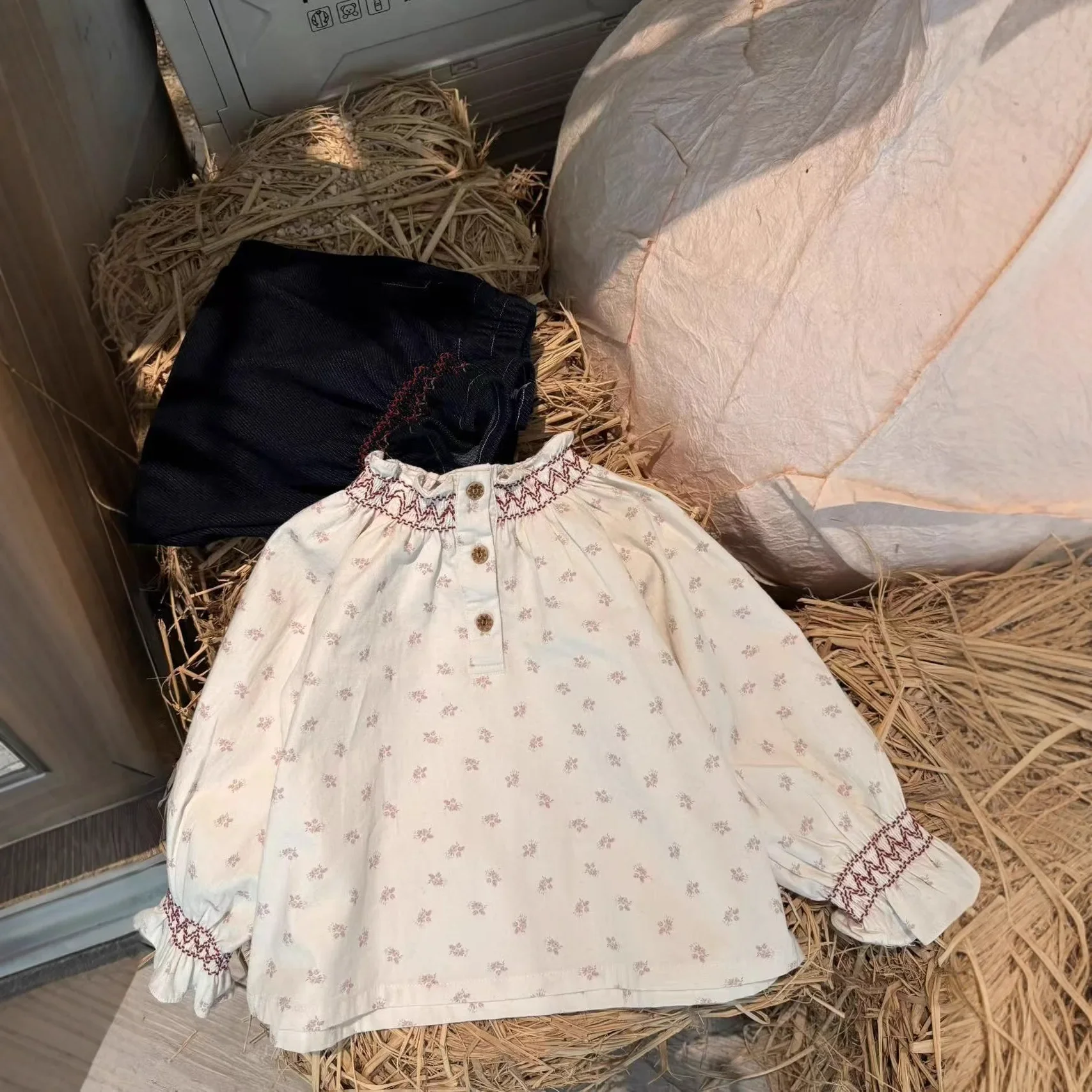 

Girls Top 2025 Autumn New Korean Version Doll Shirt Western Style Countryside Floral Long Sleeve Sweet and Cute Daily Fashion