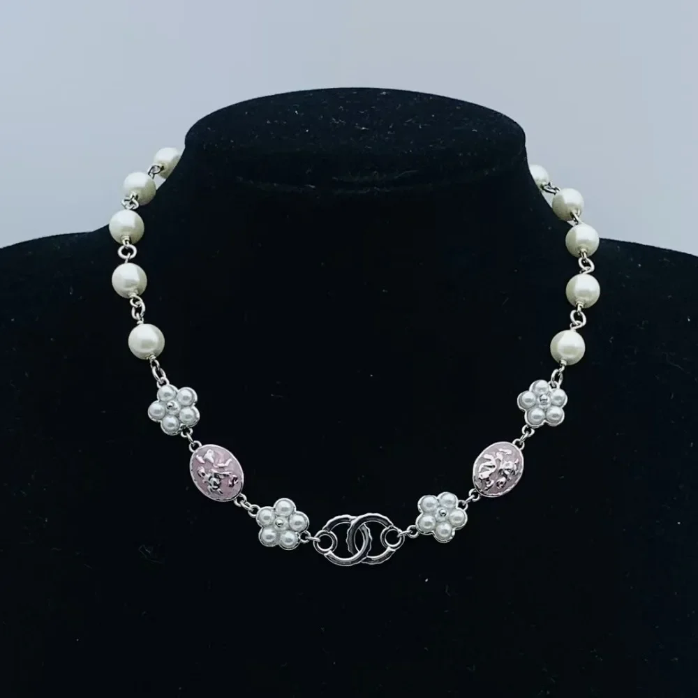 

2025 продаж, ожерелье с двойной буквой C, женское ожерелье в стиле ретро с дизайном знаменитостей в Интернете