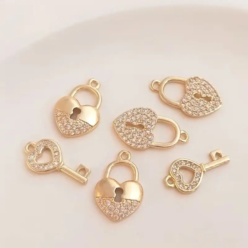Colgante de Llave con Candado en Forma de Corazón con Incrustaciones de Zirconio en Oro de 14K, Colgante en Forma de Candado, Accesorios para Pulseras Hechos a Mano K109