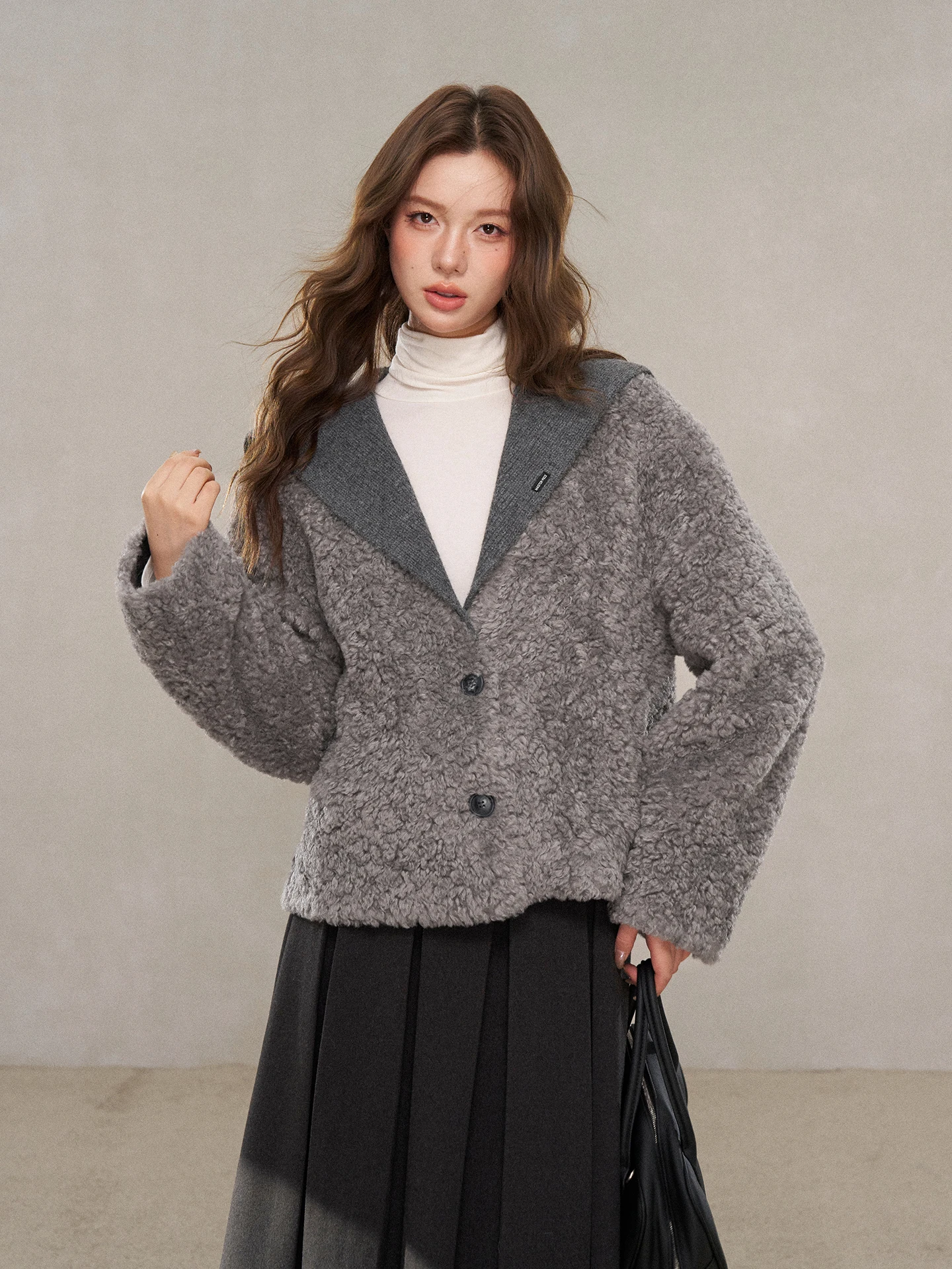 ey ort Fur And Leather Inteated Outerwear for Women Winter 2025 New Sle Small Wild Berries High-End Feel Top
