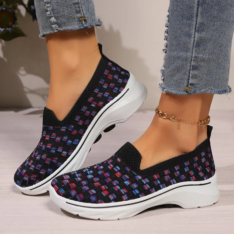 Spring and Summer New Cloth Shoes Women Light Breathable Flat Shoes Mesh Surface Casual Soft Sole Single Shoes