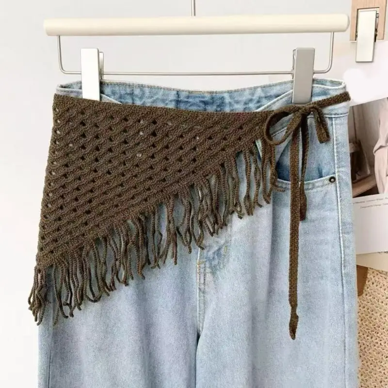 

72XE Fashion Triangled Shawl With Lace Knit Pattern For Daily Wear Or Outdoor Activity