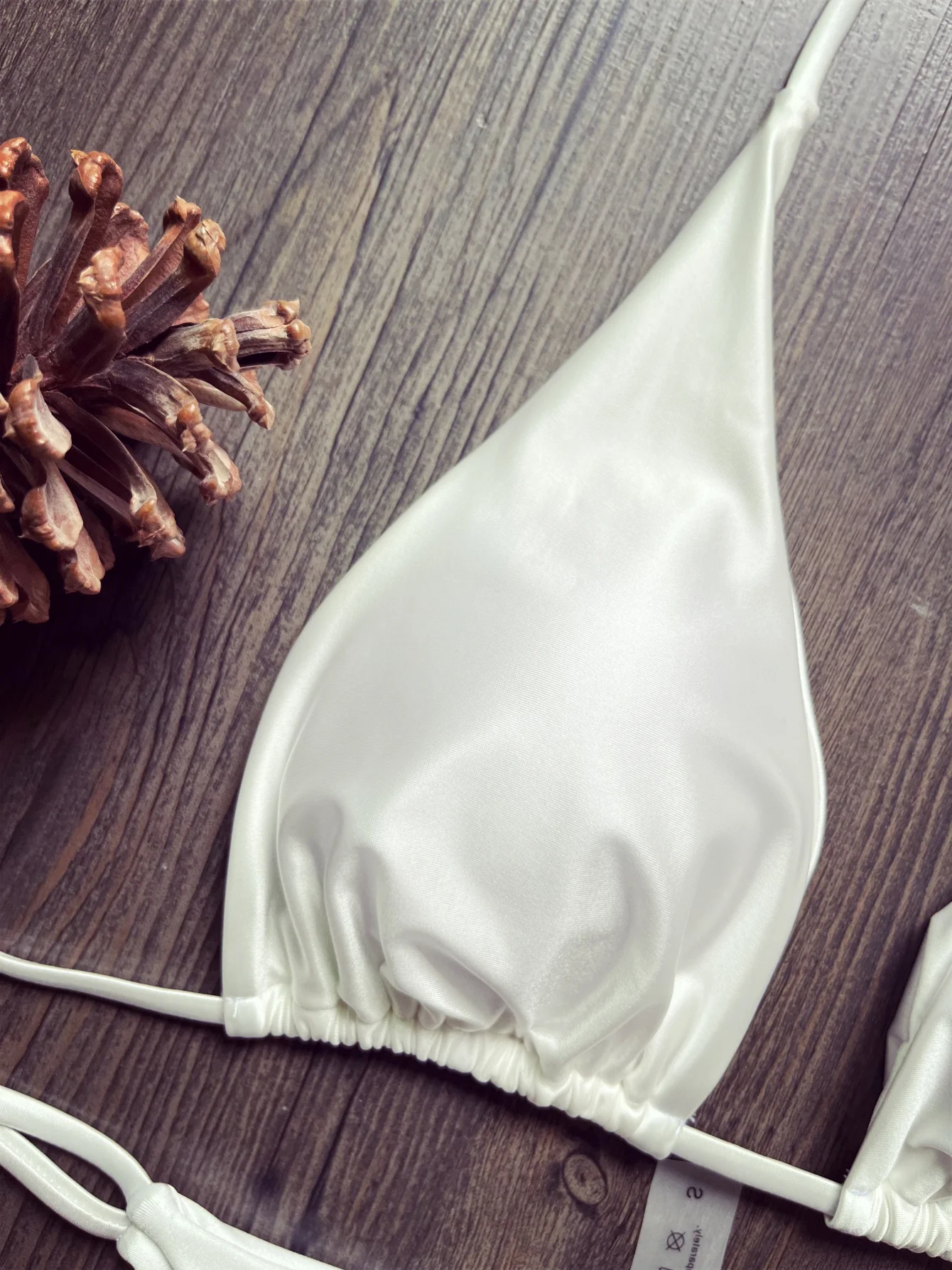 Wickel-Bikini aus metallischem Satin für Damen, zweiteiliger Badeanzug, brasilianischer Badeanzug, Damen-Bikini-Set. – Detail 7