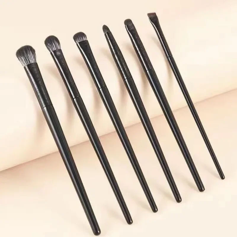 Ensemble de 6 pinceaux de maquillage pour les yeux noirs, pinceaux professionnels pour le contouring, les ombres à paupières, l'eye-liner, pinceau portable pour le mélange, outil de beauté cosmétique pour le visage