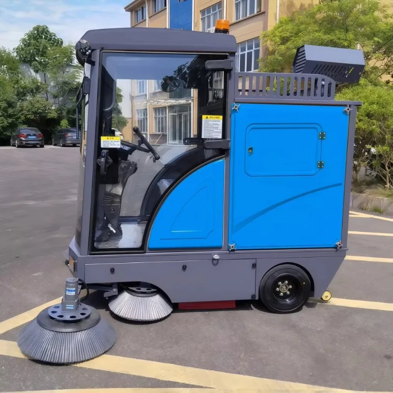 Customized Multifunctional Road Tractor Brush Mini Sweepers Runway Industrial Ride On Electric Floor Scrubber Vacuum Sweeper Mac