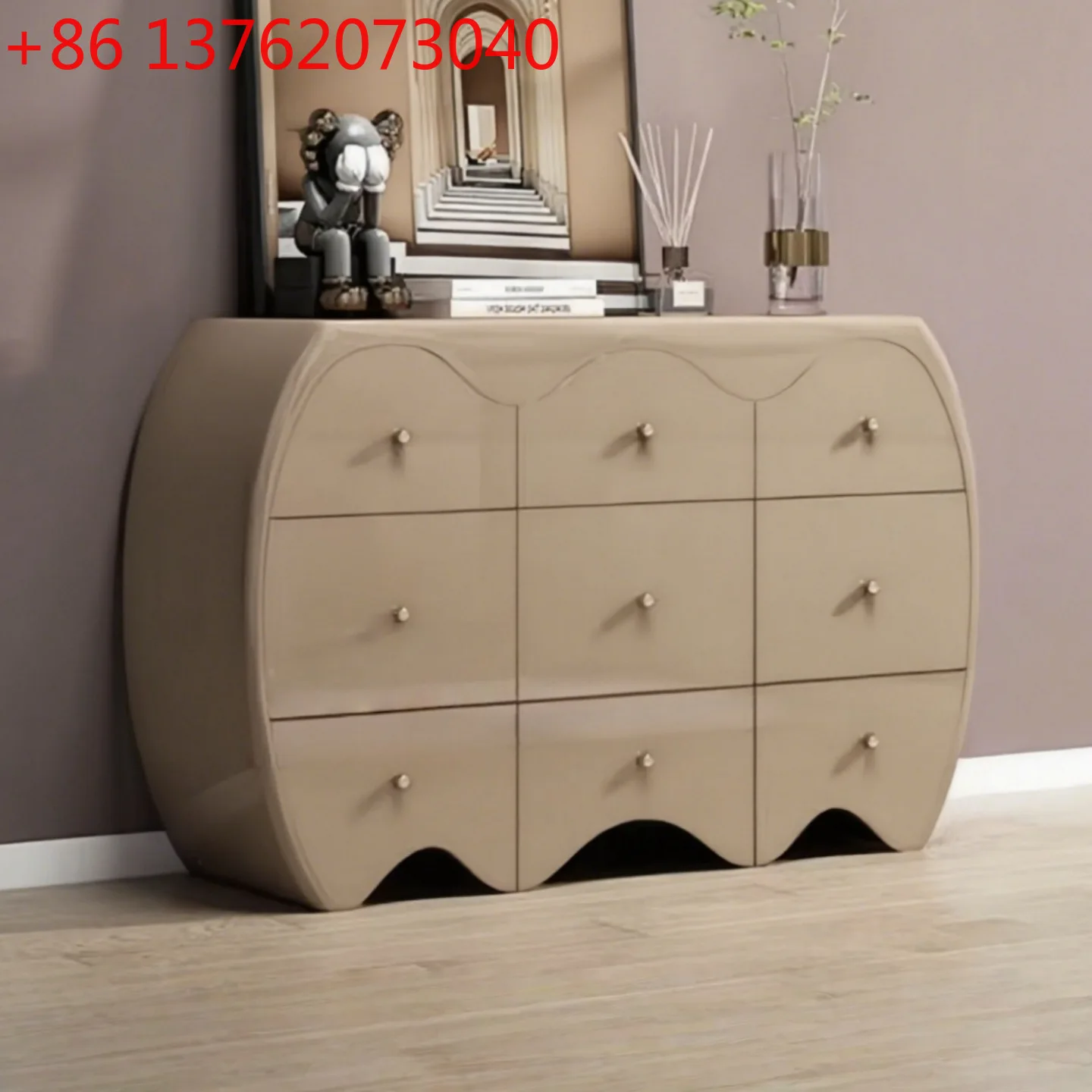 خزانة صدر مطلية بالبيانو الإيطالي، جانب طعام بسيط وحديث، خزانة خشبية صلبة للتخزين بالكامل