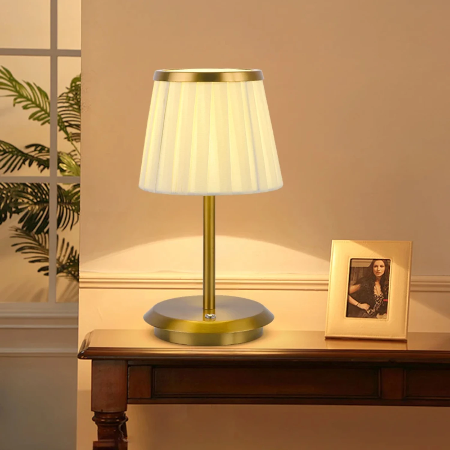 Lâmpada elegante e elegante - brilho quente e peça de arte