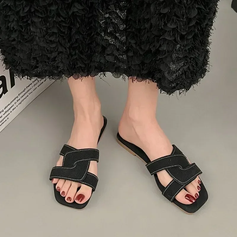 2024 Sommer neue koreanische Mode alles quadratische Kopf Linie Schleppnetz rot Senior Sense Flip-Flops Frauen flache Hausschuhe Frauen