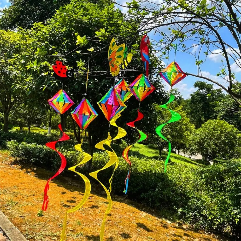 ของตกแต่งกังหันลมลายการ์ตูนหลากสีสัน รูปทรงดอกทานตะวันและผึ้ง 3 มิติ ปลอดสารพิษ แขวนหมุนได้ ทำจากผ้าและพลาสติก