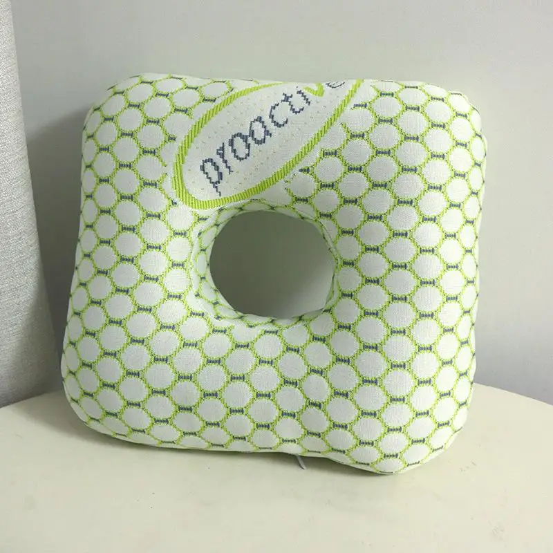 Ademend ergonomisch kussen met oorgat Draagbaar comfortabel oorbelkussen Katoenen vulling Oorpiercingkussen