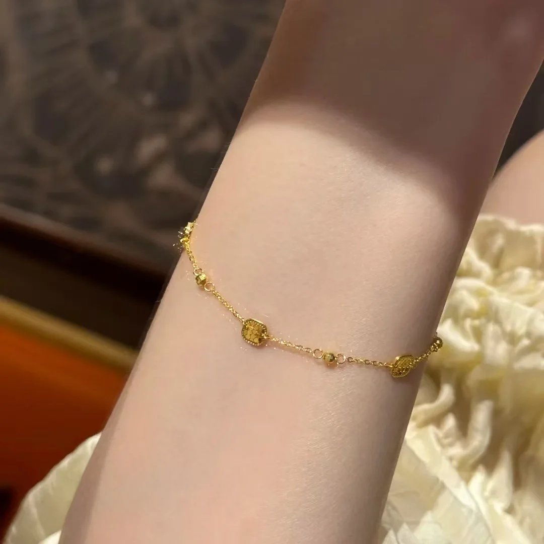 Nuovo braccialetto di perline con ciondolo a forma di blocco di moda coreana per donna Regali di gioielli per feste di nozze con catena a mano color oro di lusso vintage lucido