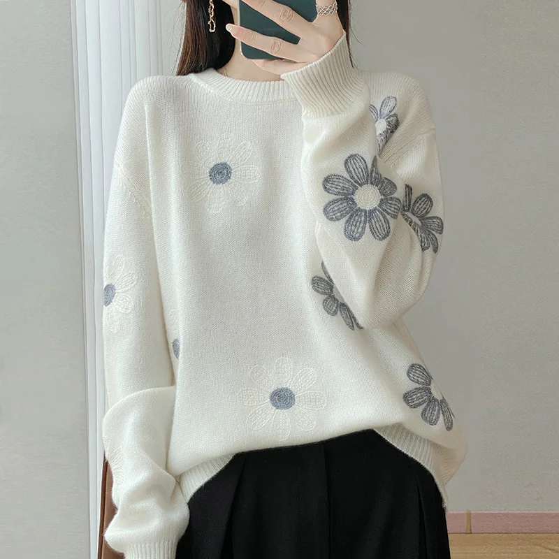 Women's 100% Wool Thick - knitted Crew - Neck Pullover - Embellished with Color - blocked Big Sunflowers, Combining Warmth