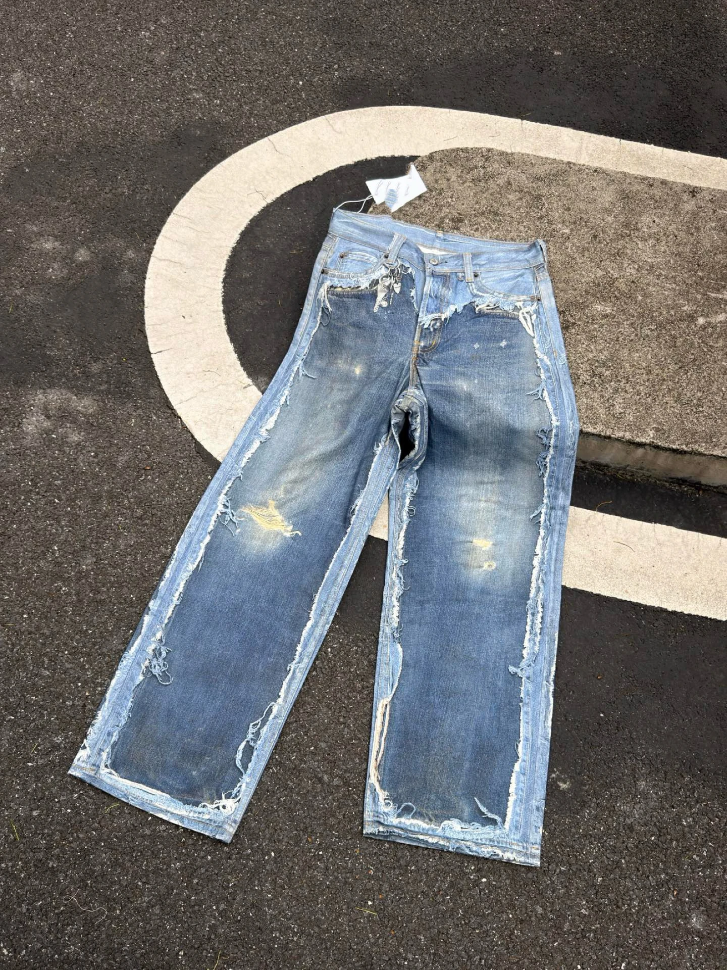 Calça Jeans Unissex de Cintura Baixa com Caimento Solto e Estampa Digital 3D, Rasgos e Efeito de Visão, em Algodão Denim, par...