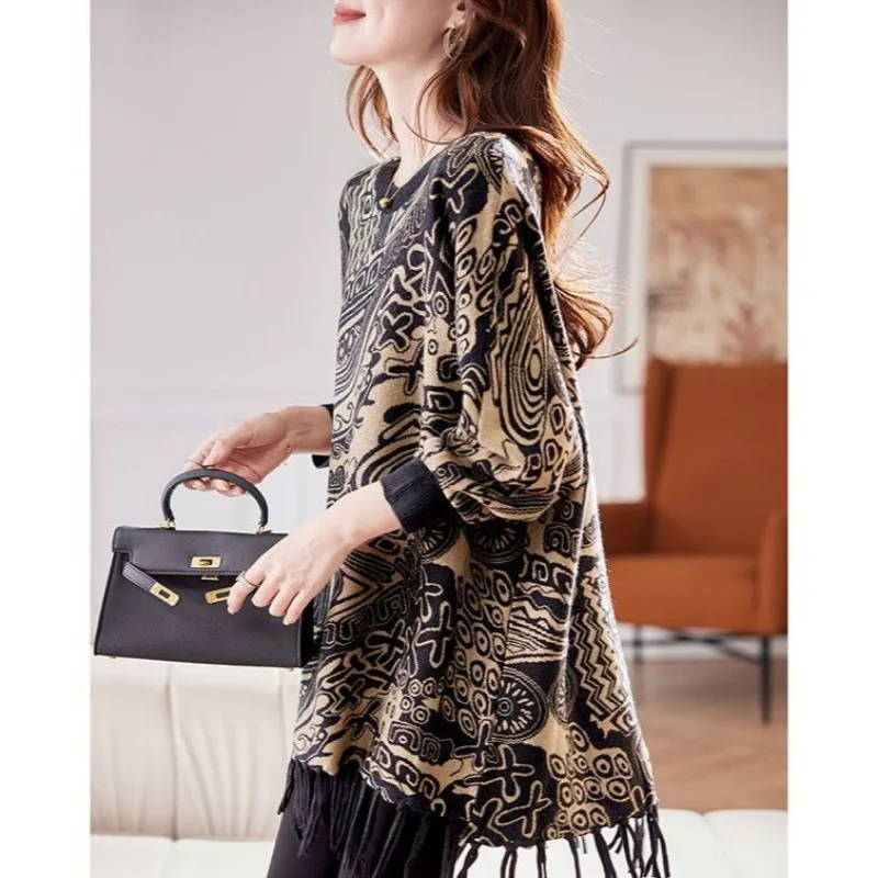 Fashionable Round Neck Jacquard Fringed Soda Bottom Shirt 2025 Autumn Bat Sleeves Casual Loose Lazy Versatile Women's Clothing