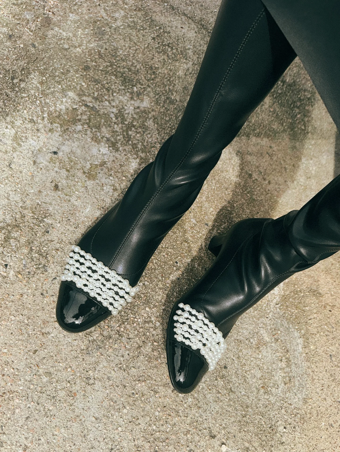 Autumn Winter New Women's  Black Knee High Boots Pearl Chain Decor Patent Leather Toe Cap Side Zipper Square Toe Low Heel Boots