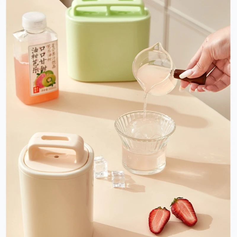 Big Ice Hockey Mould Whiskey Ice Maker Household Frozen Ice Cube Round Food Grade Silicone Ice Hockey Ice Box