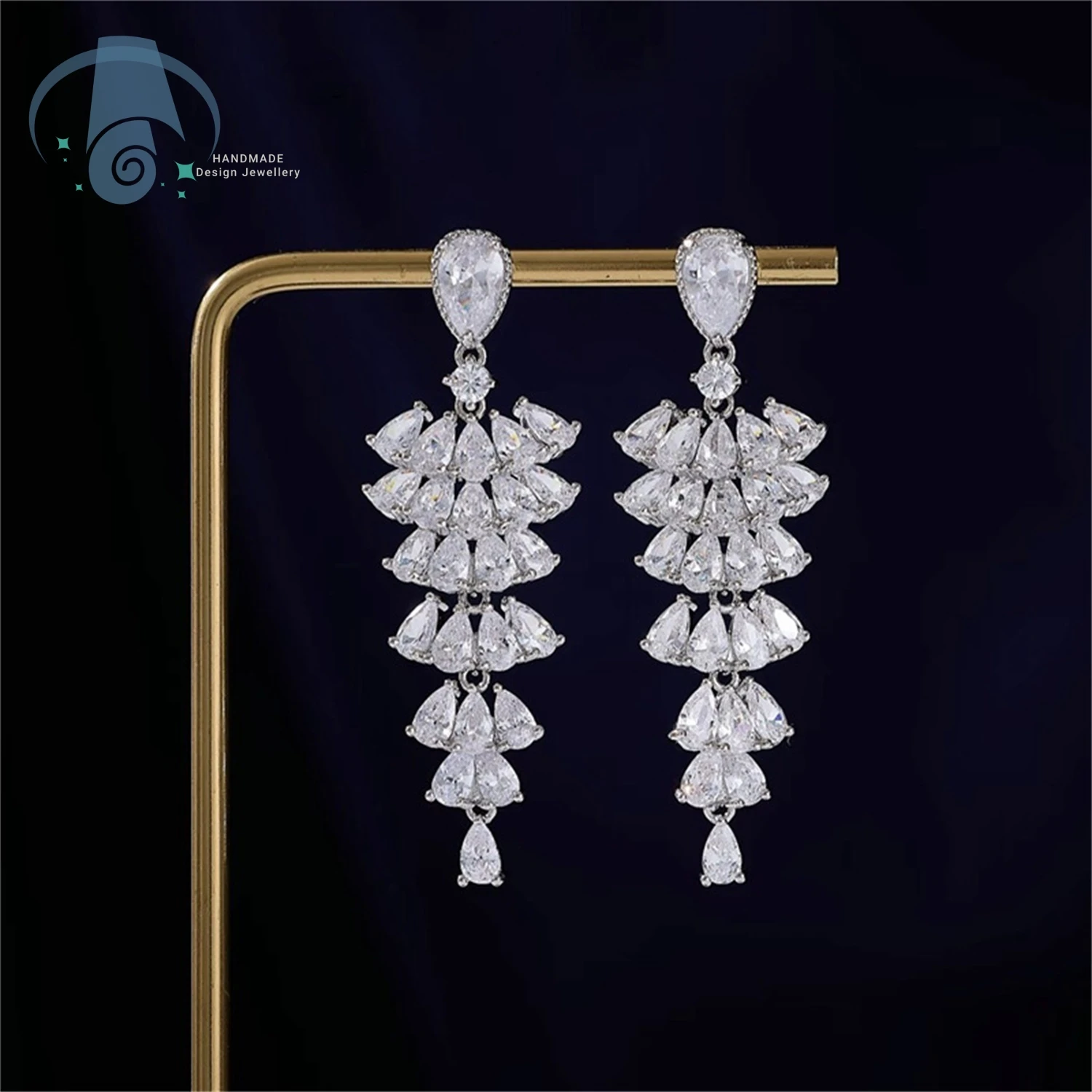

Fringe Full Zircon Earrings Women Trendy Fashionable Niche Design Advanced Sense Light Luxury Delicate Sparkling Daily Jewelry