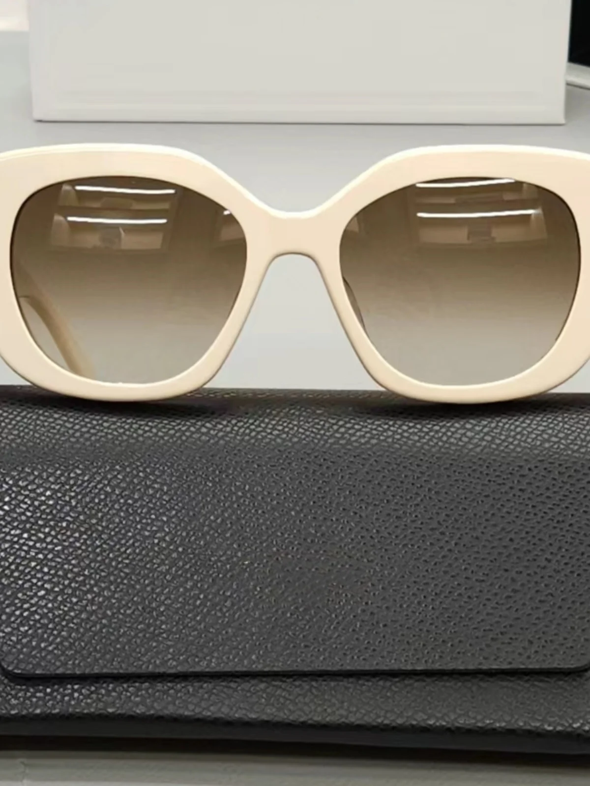 

Leviluke Retro Eye Sunglasses Women's round Face UV Protection Faionable Sunscreen Glasses Ele Comfortable Sle