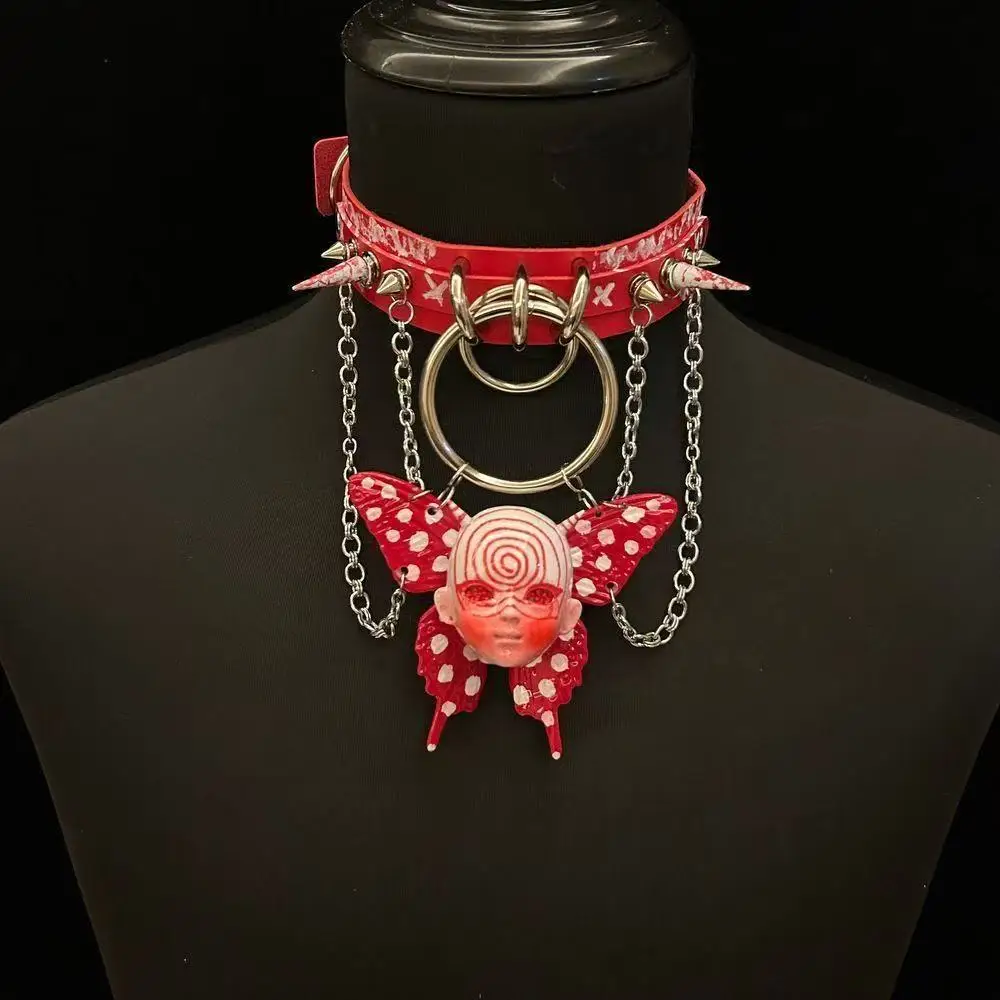 

Fantasy Doll Face Pendants Kitty Leopard Print Rose Red Exaggerated Doll Head Necklace Y2K Accessories Fashion Jewelry Party Gif