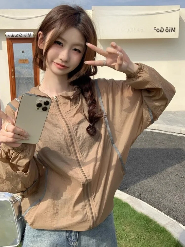 Ladies Summer New Fashion Ice Silk Loose Lightweight Hooded Sun Protection Clothes Outerwear Long Sleeve Zipper Closure Coat