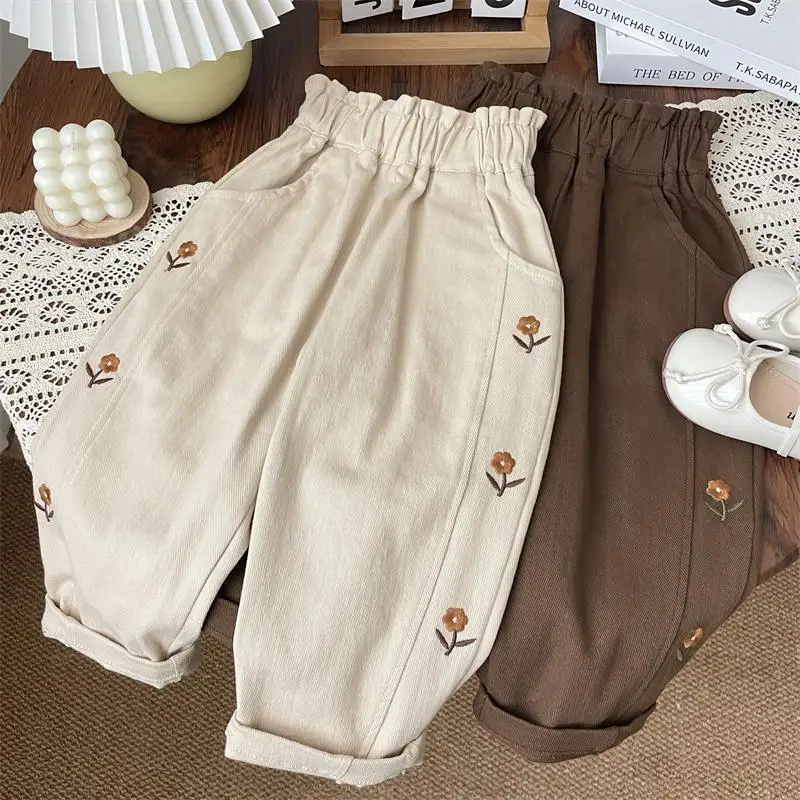 2026 Frühling Kleinkind Mädchen Hose Reine Baumwolle Blumenstickerei Kinder Baby Mädchen Vielseitige Hose Rüschenbund Mädchen Haremshose