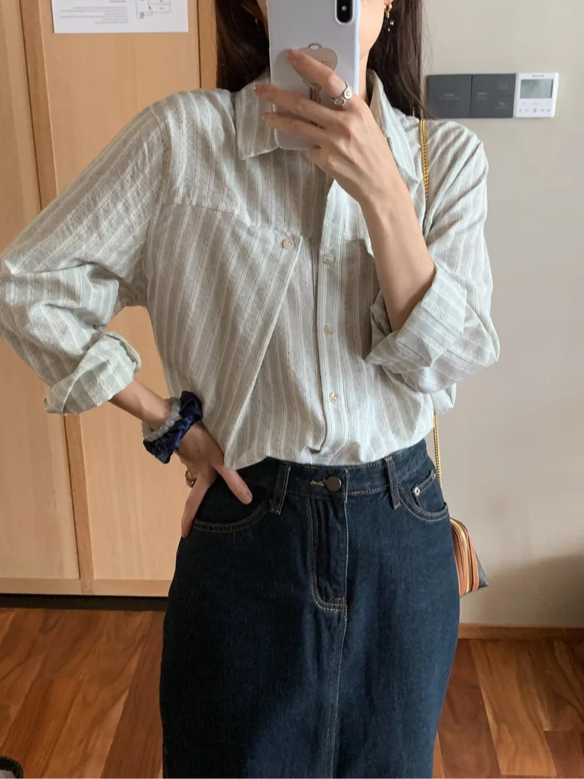 เสื้อสตรีลายทางแฟชั่น ดีไซน์โดดเด่น กระดุมเดี่ยว แขนยาว สไตล์หรูหรา เหมาะสำหรับใส่ทำงาน ฤดูใบไม้ผลิและฤดูใบไม้ร่วง