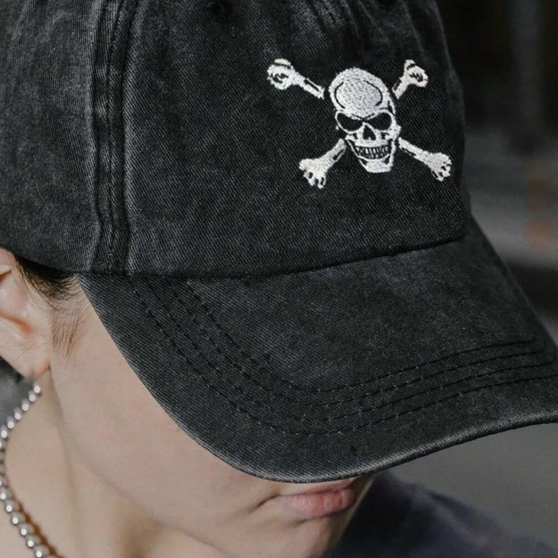 1pc Skull And Crossbones Baseball Cap For Men Women, Funny Adjustable Embroidered Skeleton Hat,Suitable For Halloween Party.