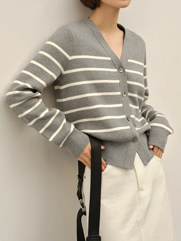 Grey Striped Cardigans Loose V-Neck 2024 Autumn New Casual Long Sleeve Top Fashion College Style Simple Comfort Cardigan Sweater