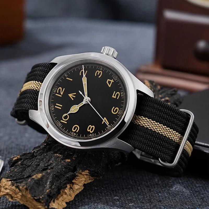 Militado ML08 Quartz Watch VH31 Movement Double Domed Sapphire Crystal Wristwatch Super C3 Green Luminous 38mm Vintage Watches