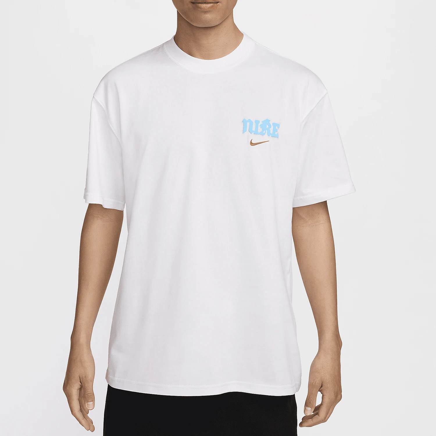 

Официальный оригинальный новый женский дышащий свободный рукав Nike с короткими рукавами и вышивкой 2024, FZ5386-100