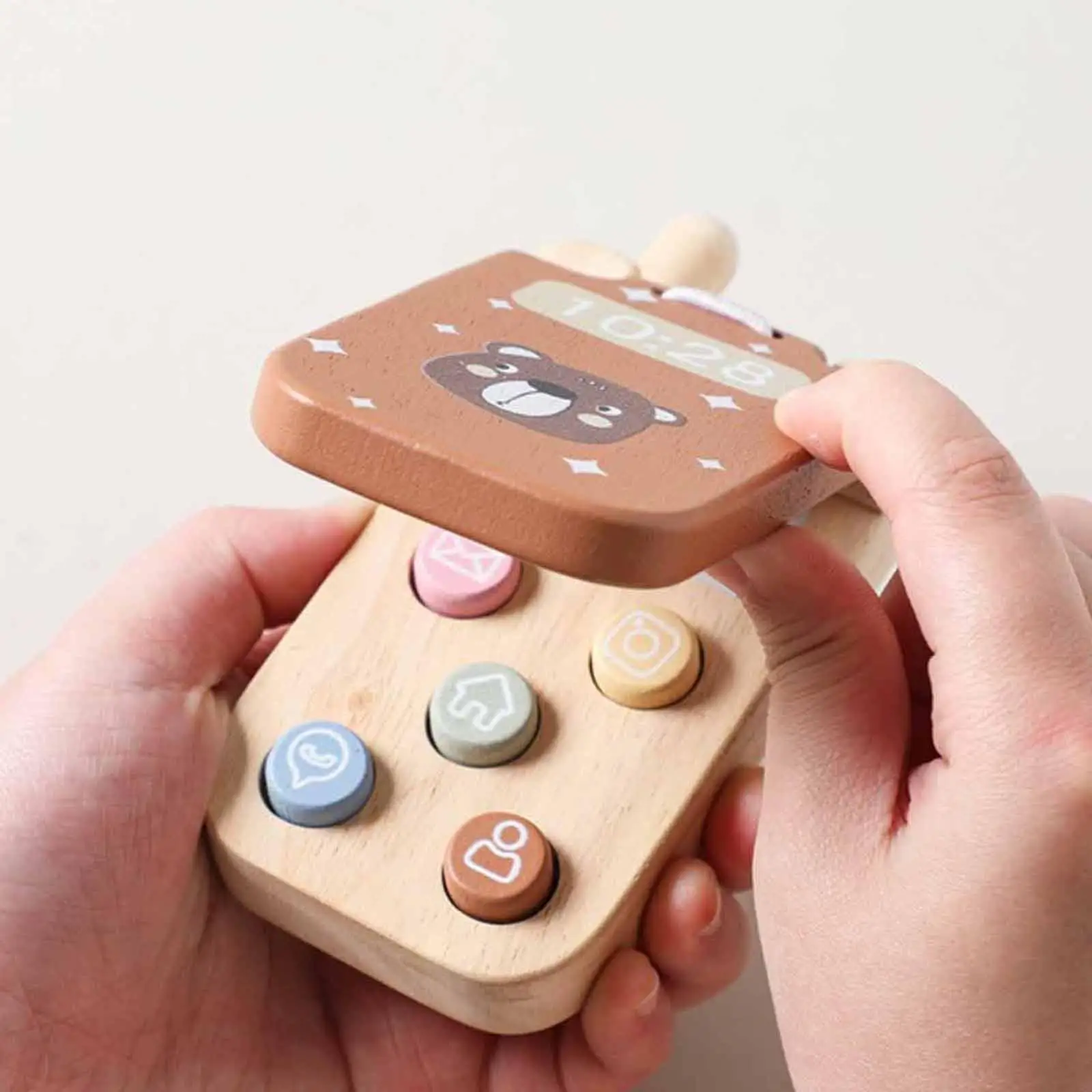 brinquedo-de-telefone-de-madeira-educacional-com-botoes-funcionais-para-criancas-em-festas-de-fim-de-ano