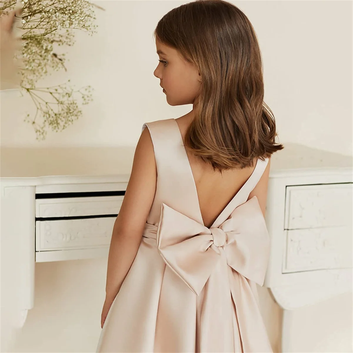 Satin Sleeveless Bow Decoration Backless Flower Girl Dress Wedding Elegant Little Flower Child First Eucharist Celebration Dress