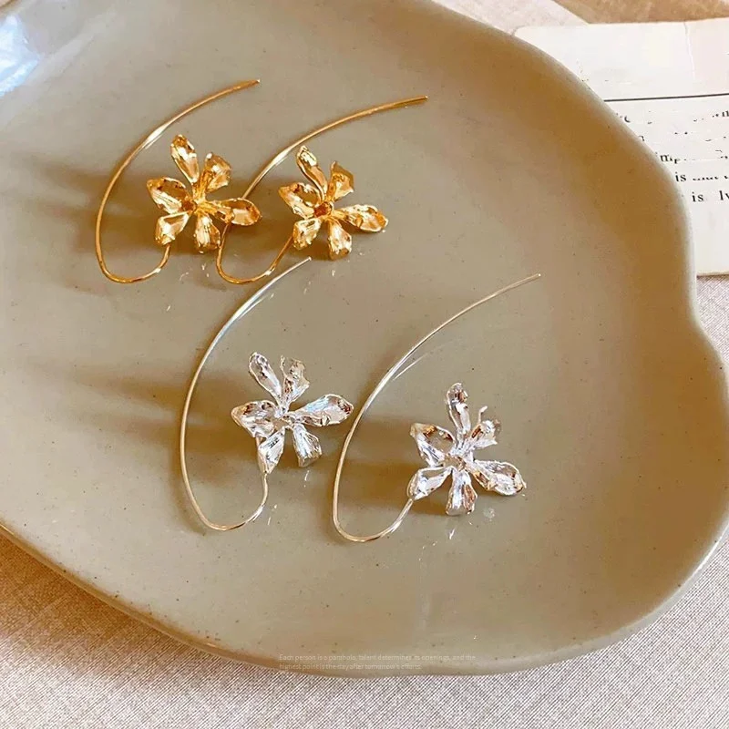 Flower Ear Hook Earrings for Women Elegant Petal Temperament Earrings Wedding Jewelry Gifts e146