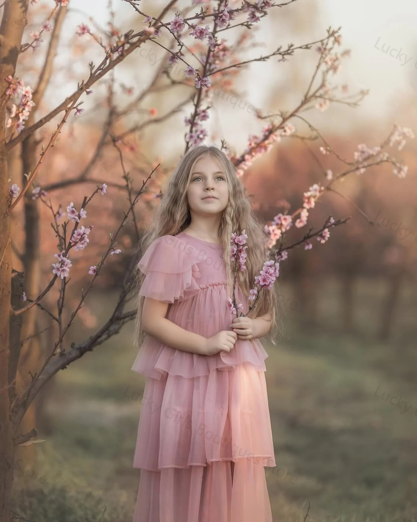 Roze Baljurk Bloemenmeisje Jurken Gelaagde Thee Lengte Kleine Meisjes Verjaardagsjurken Charmant Op Maat Gemaakte Kinderen Fotografie Jurken