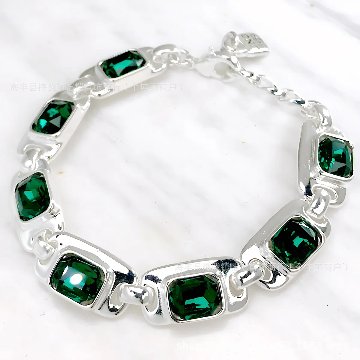 

Popular high-quality and exquisite emerald bracelets, imitation gemstones, for ladies, romantic jewelry