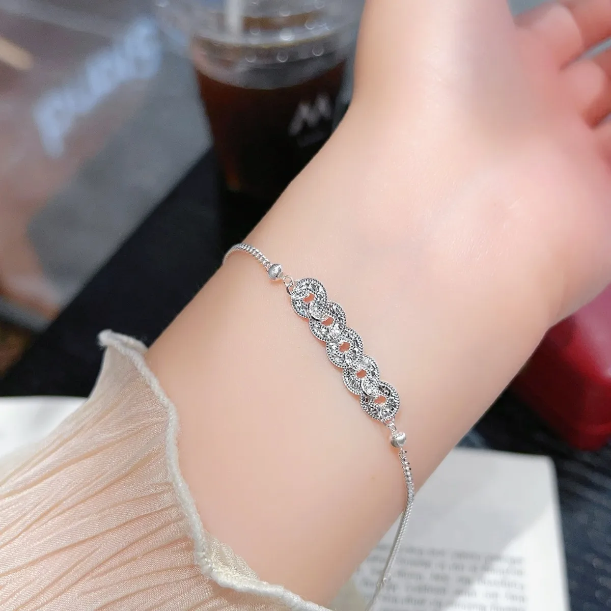 

Sterling Silver Five Emperors Coin Bracelet with Butterfly Knot Copper Money Shape Charm Hand Chain Gift for Friends