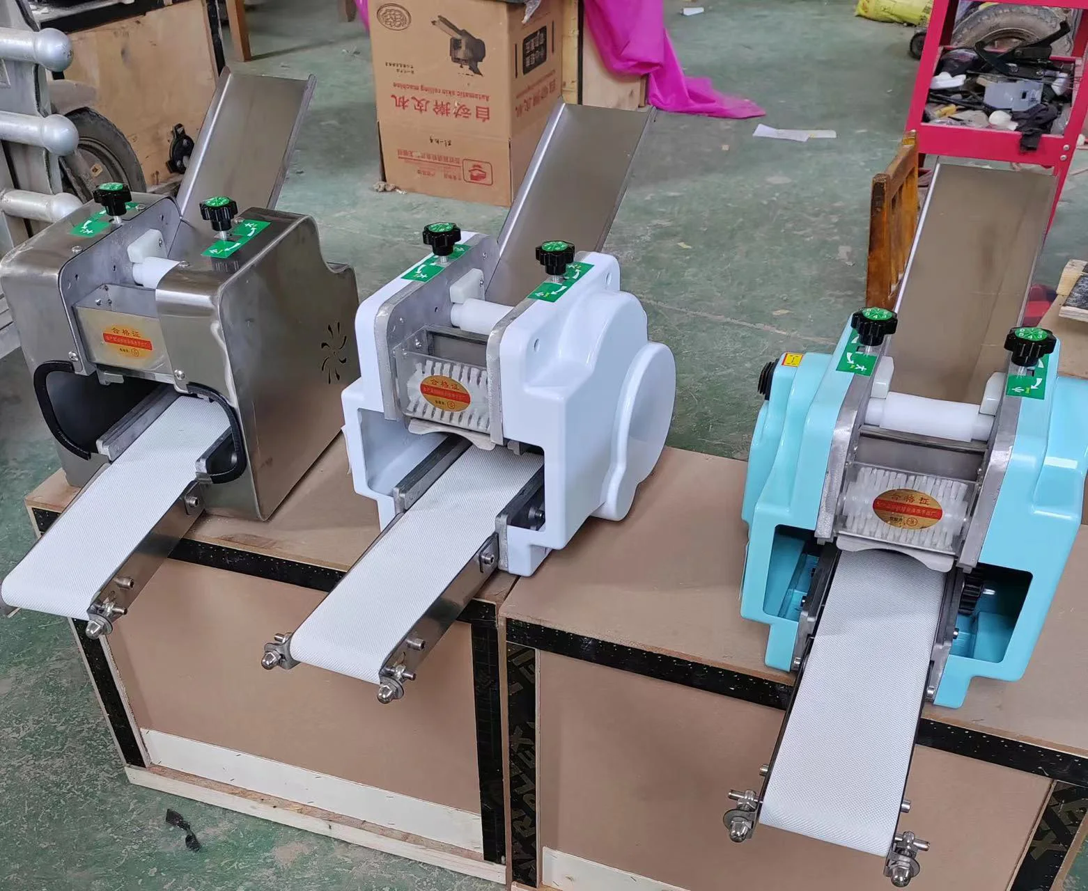 

Automatic Stainless Steel Empanada/Dumpling /momo Wrapper Making Machine Papad Machine