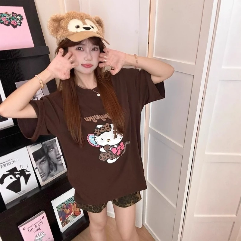 ใหม่ Hello Kitty พิมพ์เสื้อยืดแขนสั้นชุดน่ารักอะนิเมะพิมพ์ผ้าฝ้ายเสื้อยืดเสือดาวพิมพ์กางเกงขาสั้นผู้หญิงเสื้อผ้า