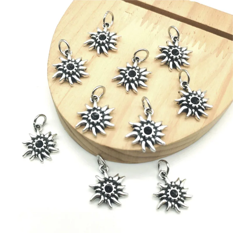 5pcs/Lot Antique Silver Small Flower Pendants Necklace Accessories DIY Edelweiss Charm Making Matching Jewelry Wholesale Finding