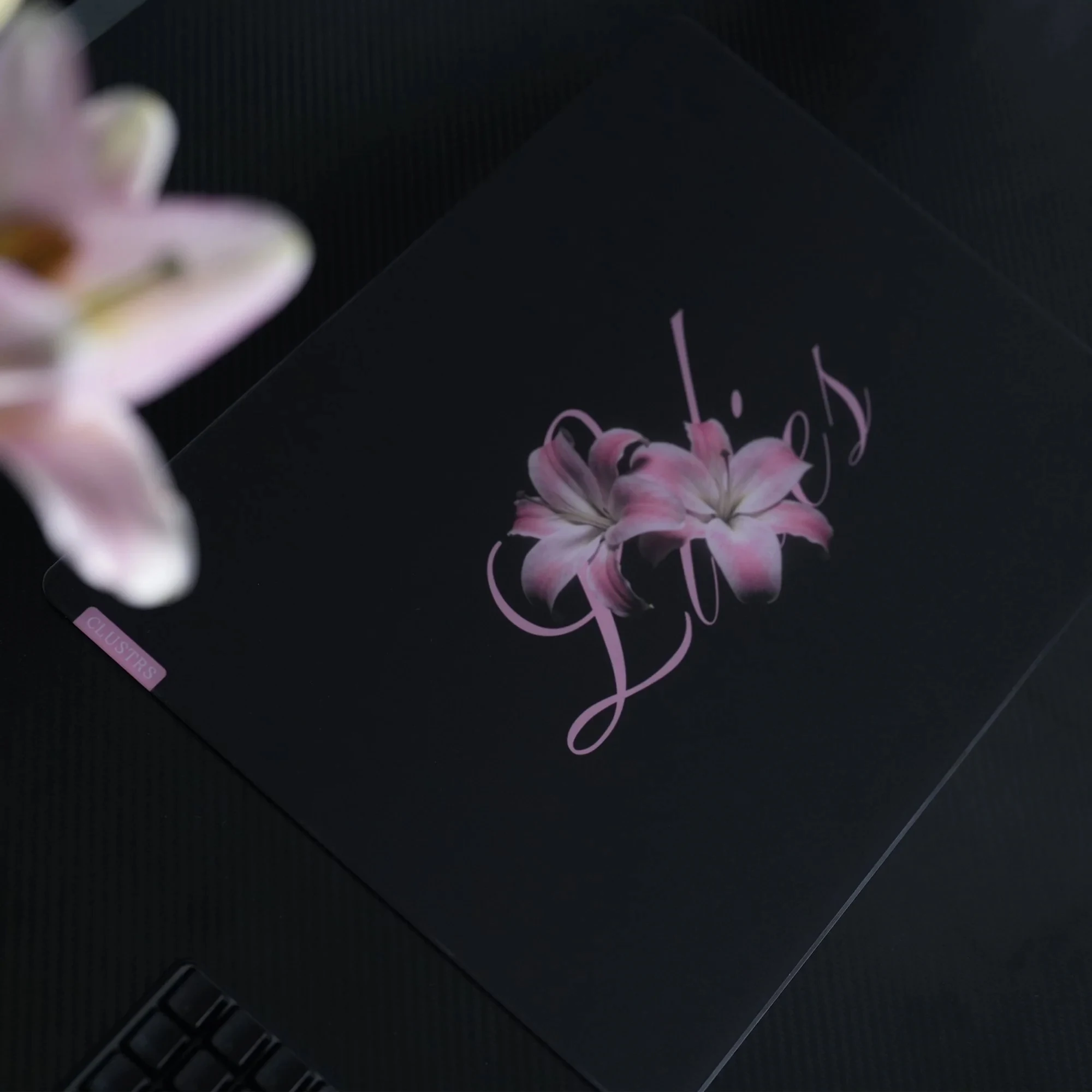 Lily Flower Black Rubber Mouse Pad Gamer Big MousePad for Computer Gaming Locking Edge Keyboard Desk Mice Pad Rubber Table Mat
