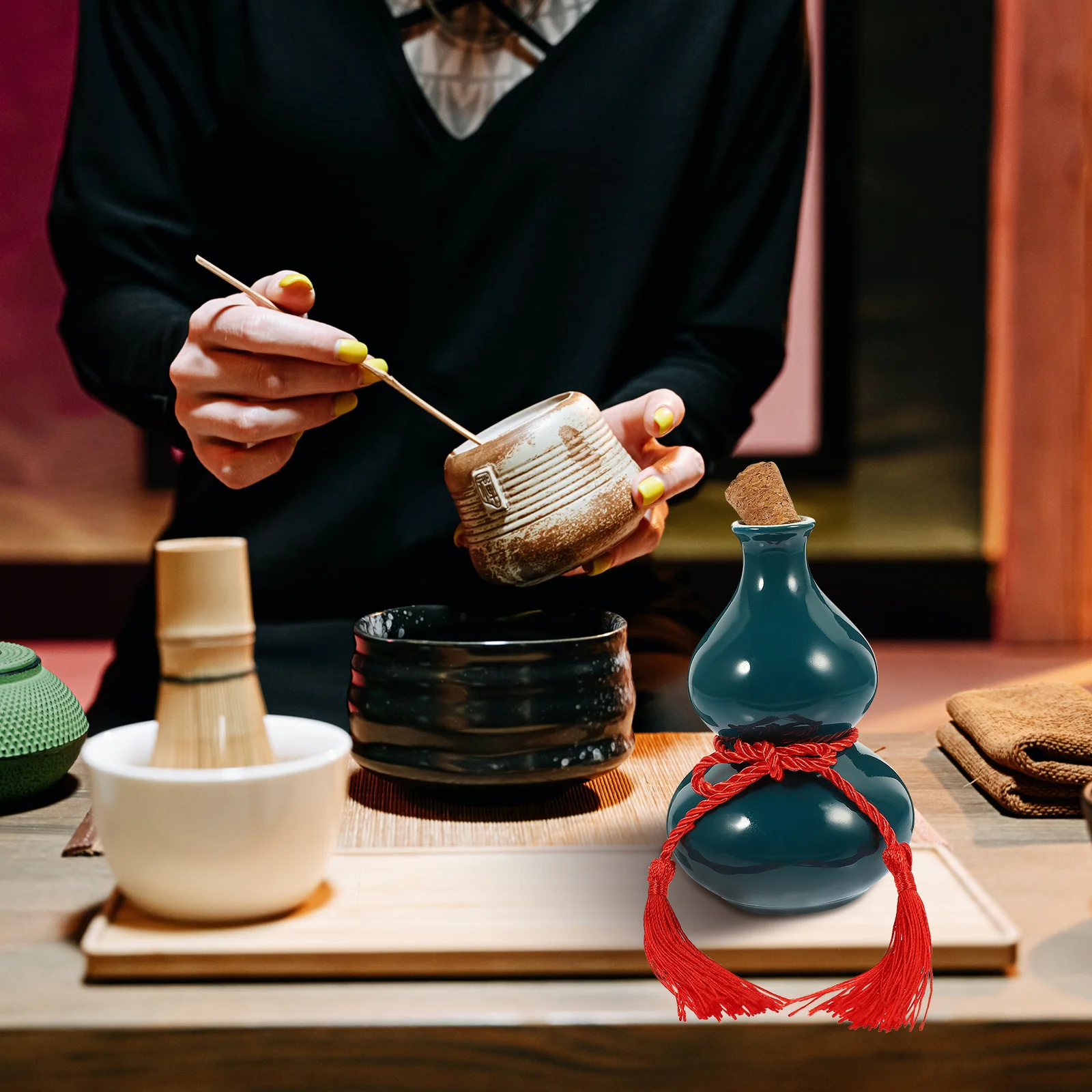 

Ceramic Gourd Wine Bottle Sealed Liquor Container for Home Bar Hotel Restaurant Use Multi-Functional Storage Holder